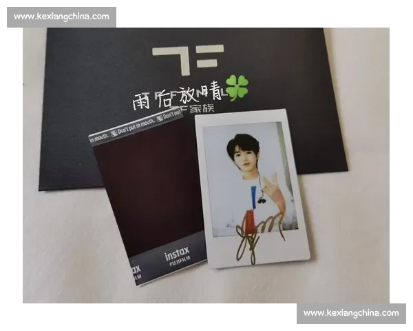 粉丝福利大放送！人气选手现身直播间，签名照送不停！