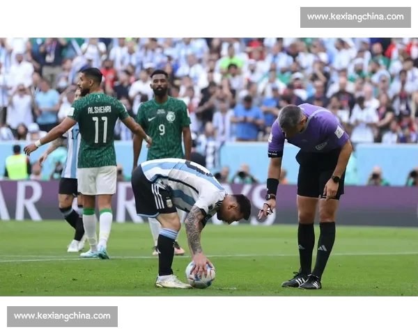 心疼！阿根廷险些翻车，感谢守门员神勇表现！